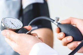 8 trên 10 người đột quỵ đều bị tăng huyết áp, bác sĩ chỉ cách kiểm soát huyết áp vào mùa Đông