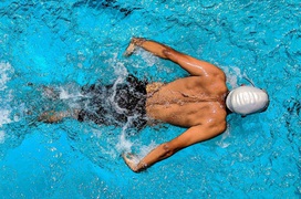 Làm thế nào để phòng ngừa và điều trị các chấn thương khi bơi?