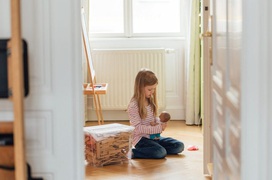 Trẻ em ở nhà có nhiều khả năng phải đối mặt với bạo lực gia đình hơn trong đại dịch
