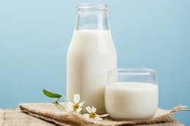 Trẻ mấy tháng uống được sữa tươi? Những lưu ý khi cho bé uống sữa mẹ cần biết