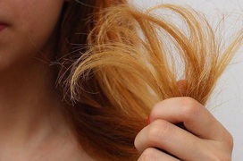 Tóc bị chẻ ngọn là gì? Biện pháp ngăn ngừa tóc bị chẻ ngọn hiệu quả