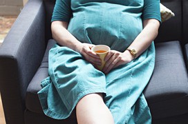 Mang thai bị cảm lạnh có uống trà gừng được không?