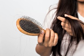 Rụng tóc và giảm ham muốn tình dục hậu covid - Người bệnh nên làm gì?