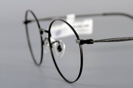 Đeo kính không độ có hại mắt không? Những lưu ý khi lựa chọn kính không độ