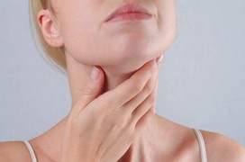Bị ngứa họng thường xuyên cảnh báo bệnh lý gì?
