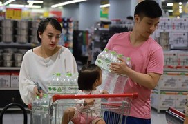 Dùng nước tinh khiết nấu ăn thay nước nhiễm bẩn, chuyên gia đưa khuyến cáo