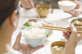 Chế độ dinh dưỡng cho bệnh nhân ung thư buồng trứng: Lưu ý về cách lựa chọn thực phẩm