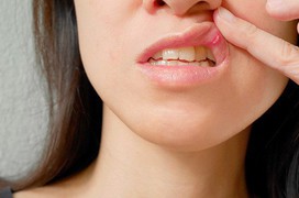 Cơn đau miệng trong ung thư đầu cổ có nguồn gốc từ đâu?