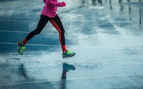 Tập luyện thể thao trong mùa mưa cần chú ý điều gì để tránh gặp các vấn đề về sức khỏe?