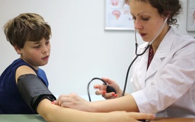 Cao huyết áp ở trẻ em: Điều trị đúng cách bằng phương pháp nào?