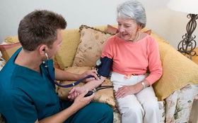 Hướng dẫn cách phòng tránh cao huyết áp ở người cao tuổi