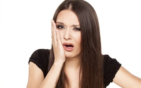 Nhổ răng khôn bị sưng mặt: Nguyên nhân và cách điều trị