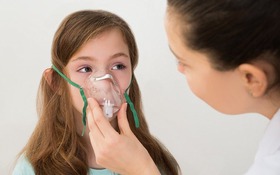 Những điều cần biết về triệu chứng thở khò khè ở trẻ em và người lớn