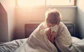 Hướng dẫn phân biệt triệu chứng cảm lạnh và viêm phế quản