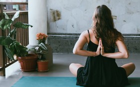 3 bài tập yoga giúp cải thiện và nâng cao sức khỏe ngày mưa gió