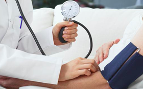 Huyết áp thấp là gì? Triệu chứng, nguyên nhân và cách điều trị