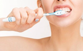 Hướng dẫn chăm sóc răng miệng trong và sau hóa trị liệu ung thư đầu cổ