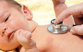 Cách nhận biết sớm các dấu hiệu bệnh viêm phổi ở trẻ em