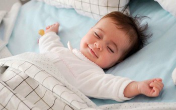 Khuyến cáo mới về cách chăm sóc giấc ngủ cho trẻ nhỏ