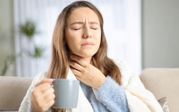 Làm thế nào để phân biệt đau họng do dị ứng với đau họng do nhiễm trùng?