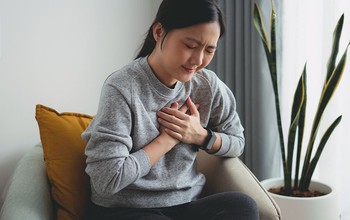 10 nguyên nhân khiến hơi thở nặng nề, thở khó nhọc nghiêm trọng