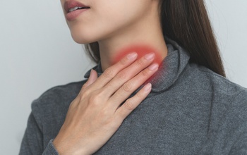 Đau một bên họng là bệnh gì? Có nguy hiểm không?