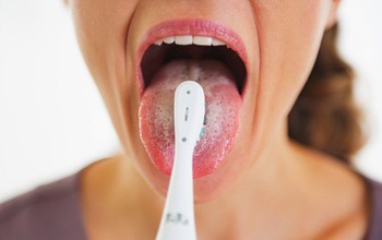 Lưỡi trắng dấu hiệu bệnh gì? Biện pháp nào giúp lưỡi khỏe mạnh, sạch vi khuẩn?