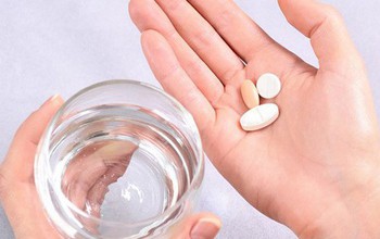 Những tác dụng phụ cần lưu ý khi sử dụng thuốc bổ sung canxi cho bệnh nhân loãng xương