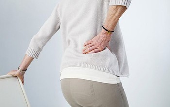 Đau lưng cấp tính và đau lưng mãn tính có gì khác nhau?