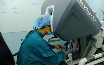 Đột phá Y học: Phẫu thuật ung thư tuyến tiền liệt bằng robot