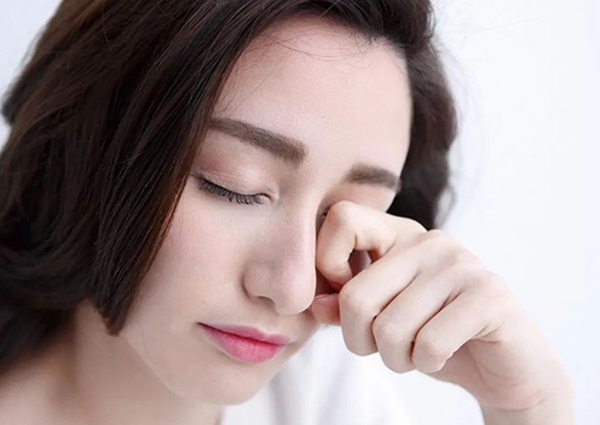 Phun mí mắt màu nâu đen bao nhiêu tiền? 5 Tránh Dụi Mắt, tin tức Sức Khỏe Mới Nhất Tổn thương mắt: Nguyên ngân và cách sơ cứu khi bị xước giác mạc