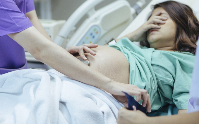 Hà Nội: Cả mẹ và thai nhi tử vong do tai biến sản khoa khi đang chờ sinh trong bệnh viện!
