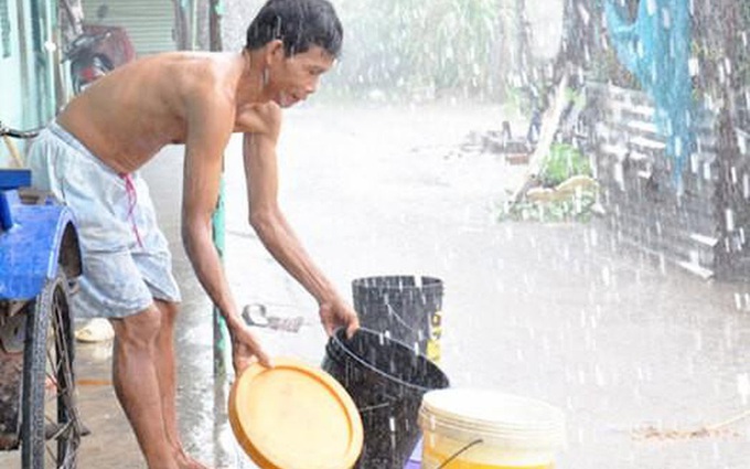 Mùa mưa, nước mưa có phải nguyên nhân khiến bạn bị bệnh?