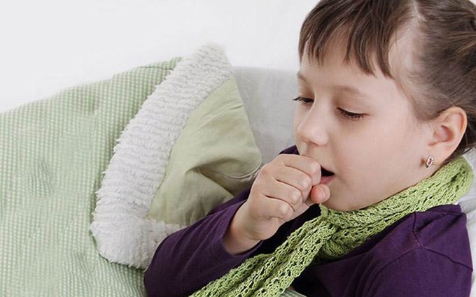 Biến chứng cảm cúm ở trẻ nhỏ: Viêm phổi, viêm phế quản chưa phải biến chứng nguy hiểm nhất