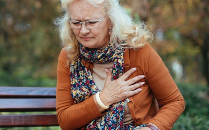 Suy tim do biến chứng của bệnh phổi tắc nghẽn mãn tính: Dấu hiệu nhận biết và cách phòng ngừa