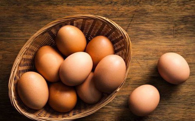 Người mắc bệnh đau mắt đỏ ăn trứng được không?