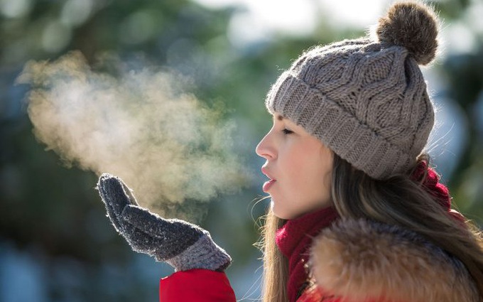 Bảo vệ sức khỏe khi thời tiết trở lạnh: Mặc đủ ấm và ăn đồ ấm nóng thôi chưa đủ