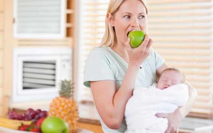 Phụ nữ sau sinh ăn hoa quả gì: Tổng hợp những loại quả cực tốt cho mẹ sau sinh