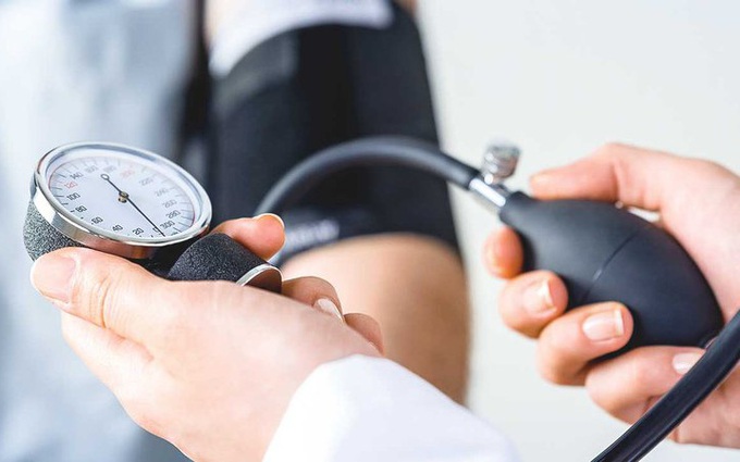 8 trên 10 người đột quỵ đều bị tăng huyết áp, bác sĩ chỉ cách kiểm soát huyết áp vào mùa Đông
