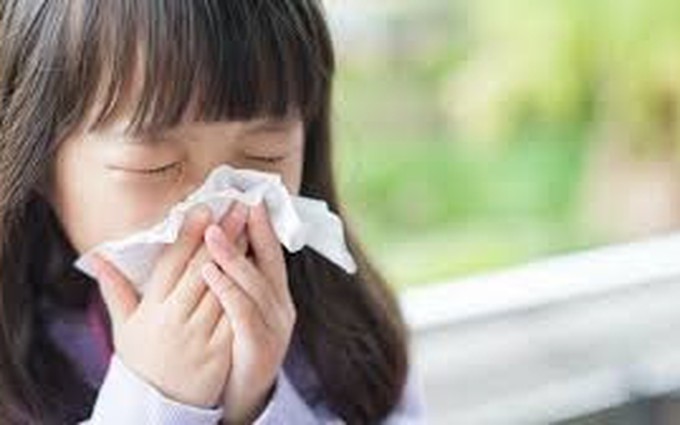 Cách xử lý khi trẻ bị sốt trong mùa dịch corona