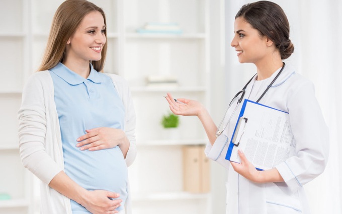 Đi khám thai trong mùa dịch COVID-19, bà bầu cần làm những gì?