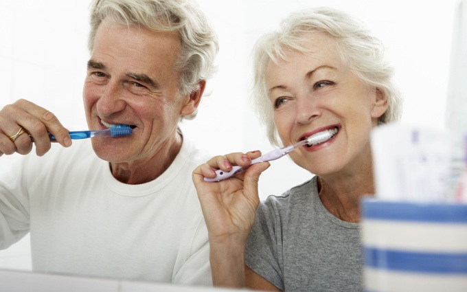 Chăm sóc răng miệng cho người cao tuổi