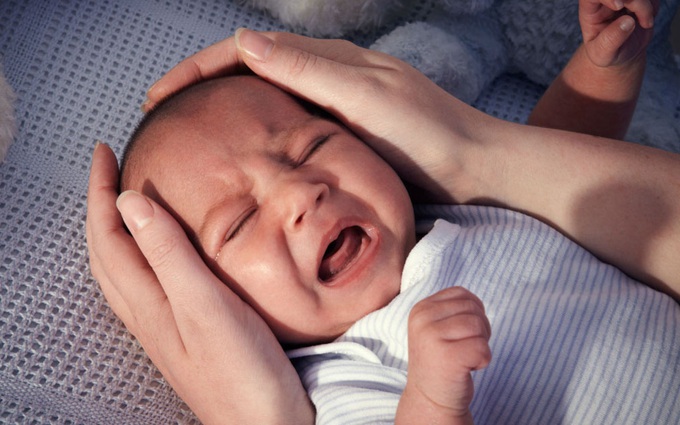 Trẻ hay khóc đêm và cách trị trẻ sơ sinh khóc đêm