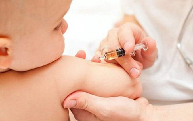 Vaccine 5 trong 1 là gì và trẻ em tiêm mũi 5 trong 1 bị sốt mấy ngày?