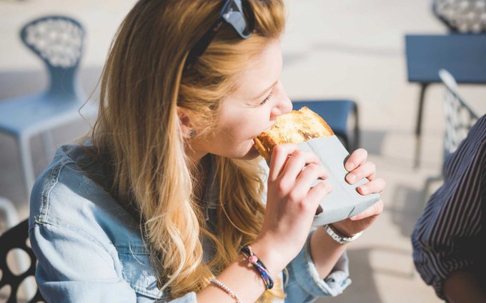 Ăn bánh mì thường xuyên có tốt không? Điểm danh những tác hại của bánh mì đối với sức khỏe