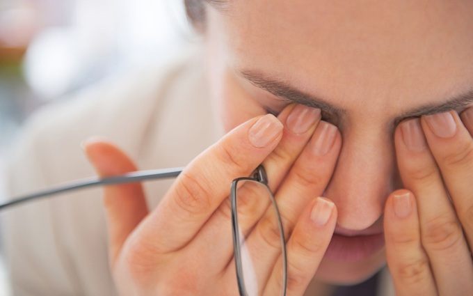 Cận thị nên dùng thuốc bổ mắt không? Người cận thị nên dùng thuốc bổ mắt nào?