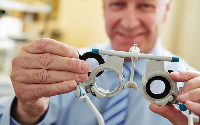 Phân biệt cận thị và loạn thị để chăm sóc và bảo vệ mắt đúng cách