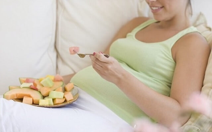 Nhiễm khuẩn khi ăn dưa lưới có thể làm tăng nguy cơ sảy thai ở bà bầu