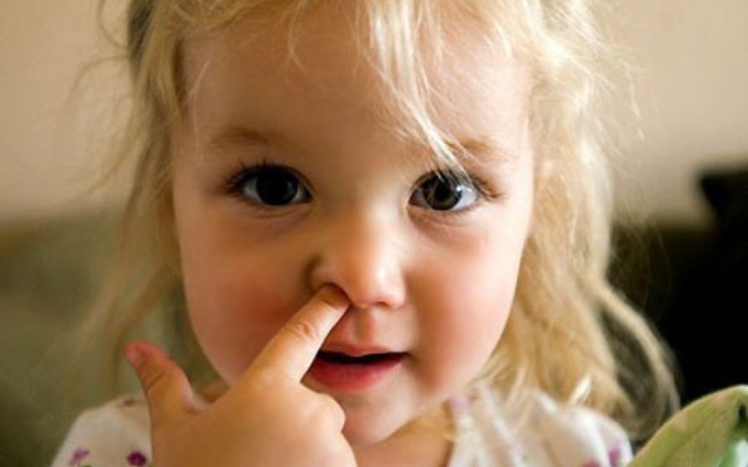 Thói quen nào làm gia tăng nguy cơ khiến trẻ mắc bệnh tai mũi họng?