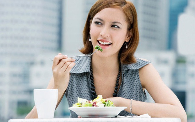 Ăn chậm, nhai kỹ đem lại những lợi ích nào cho sức khoẻ?